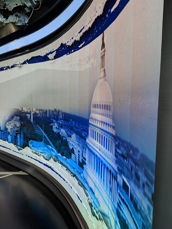 Video Walls: To Facet or to Curve? | Planar