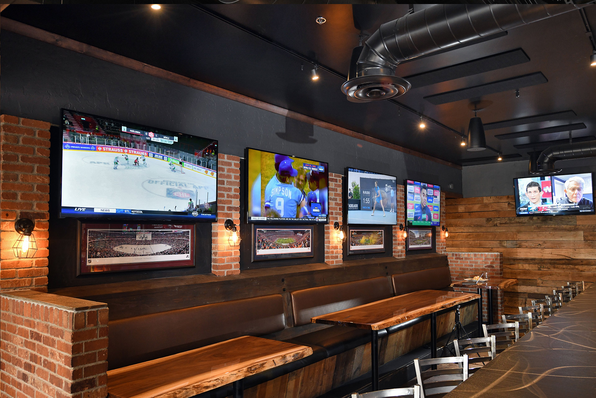 Sportsbook Bar & Grill Image