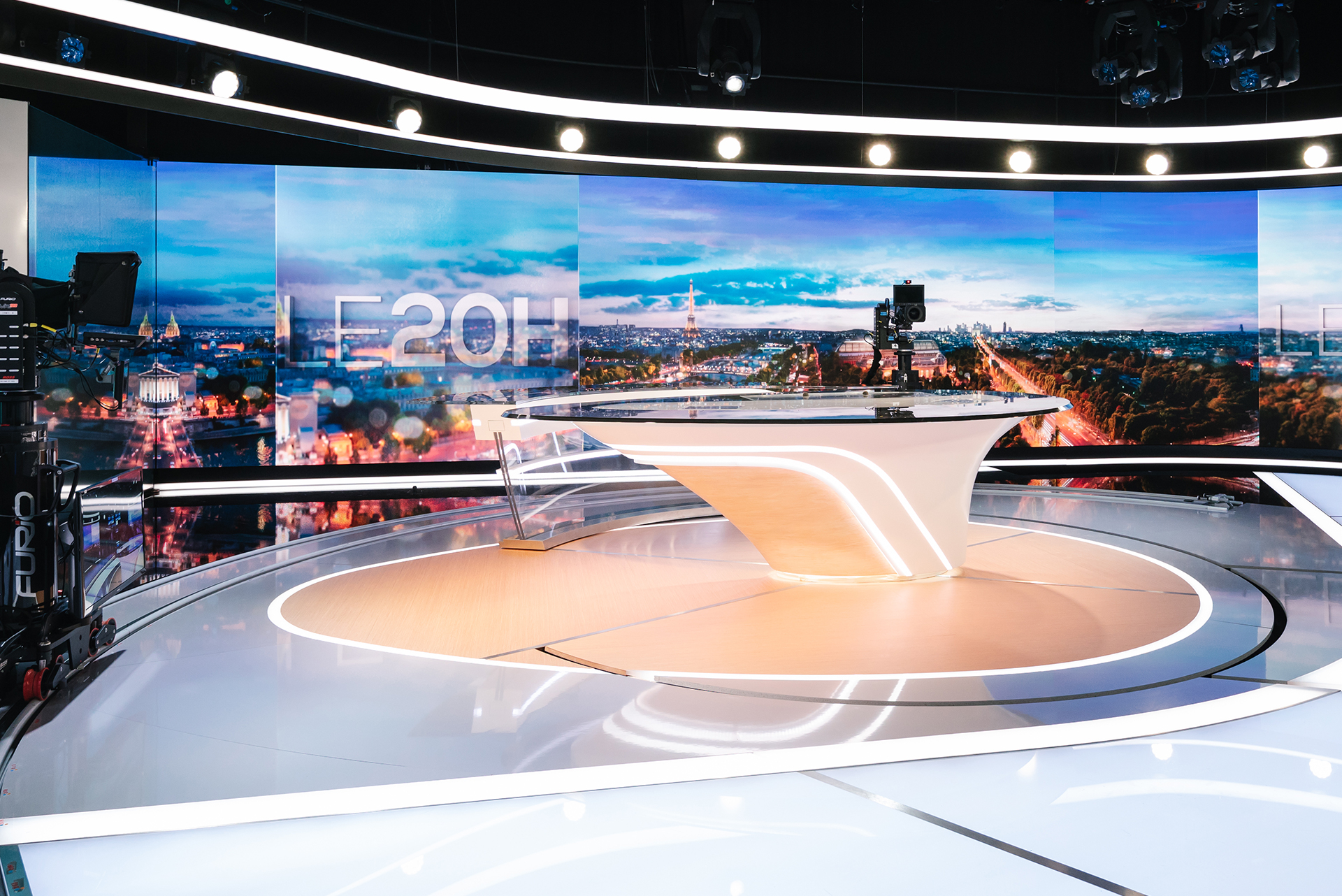 TF1 News Studio Image