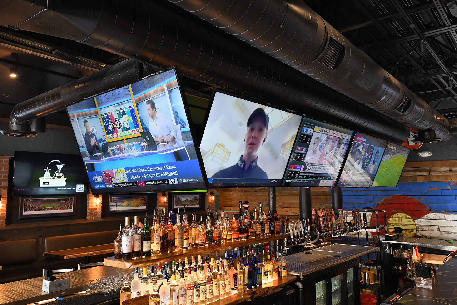 Sportsbook Bar & Grill Image
